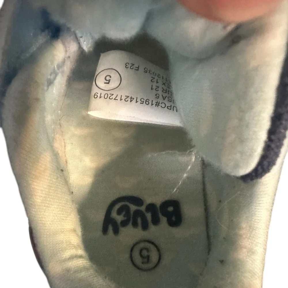 Bluey Kids Light Up Athletic‎ Sneaker  Slip On Shoes Size 5